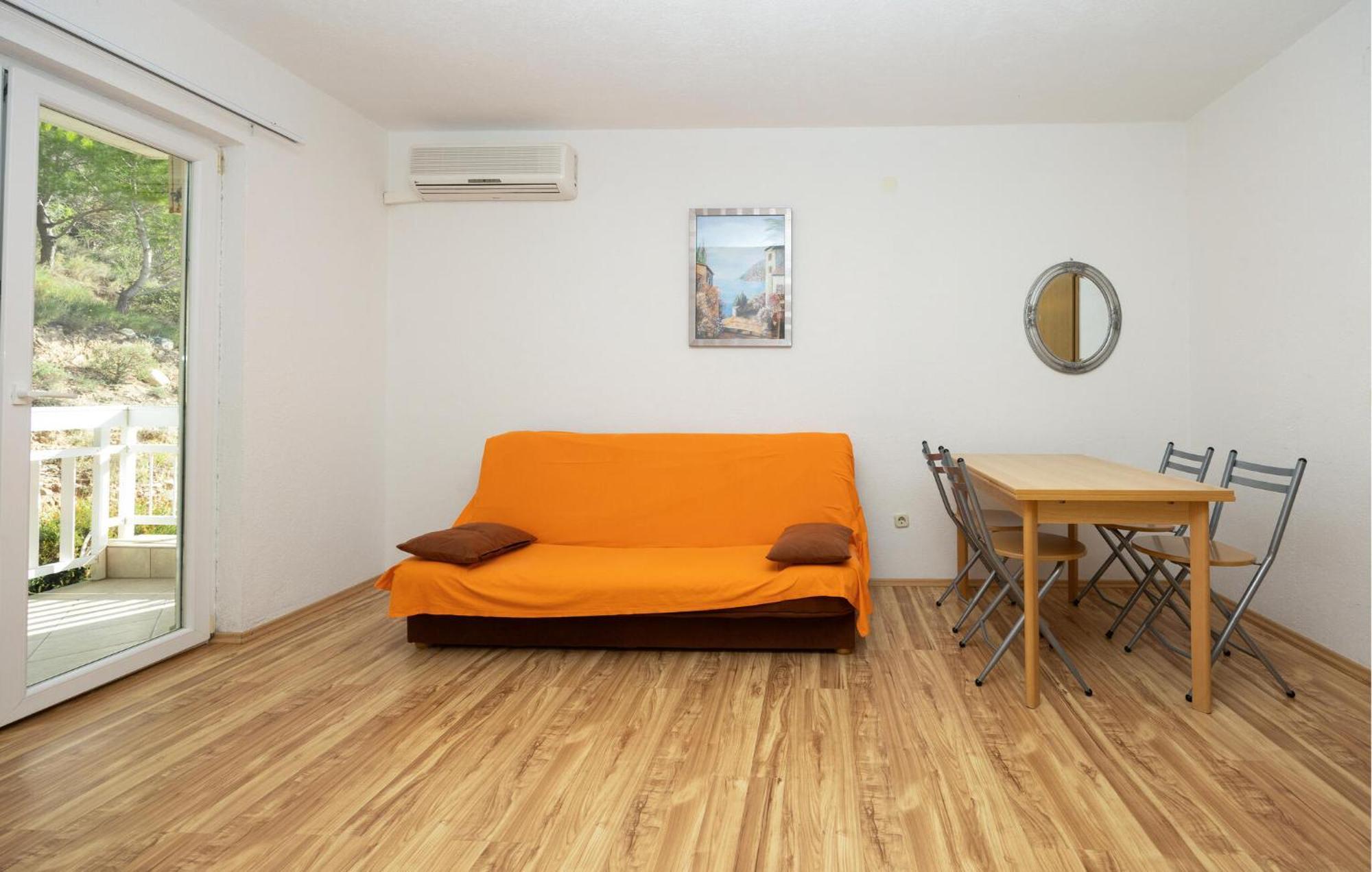 1 Bedroom Awesome Apartment In Lokva Rogoznica Buitenkant foto