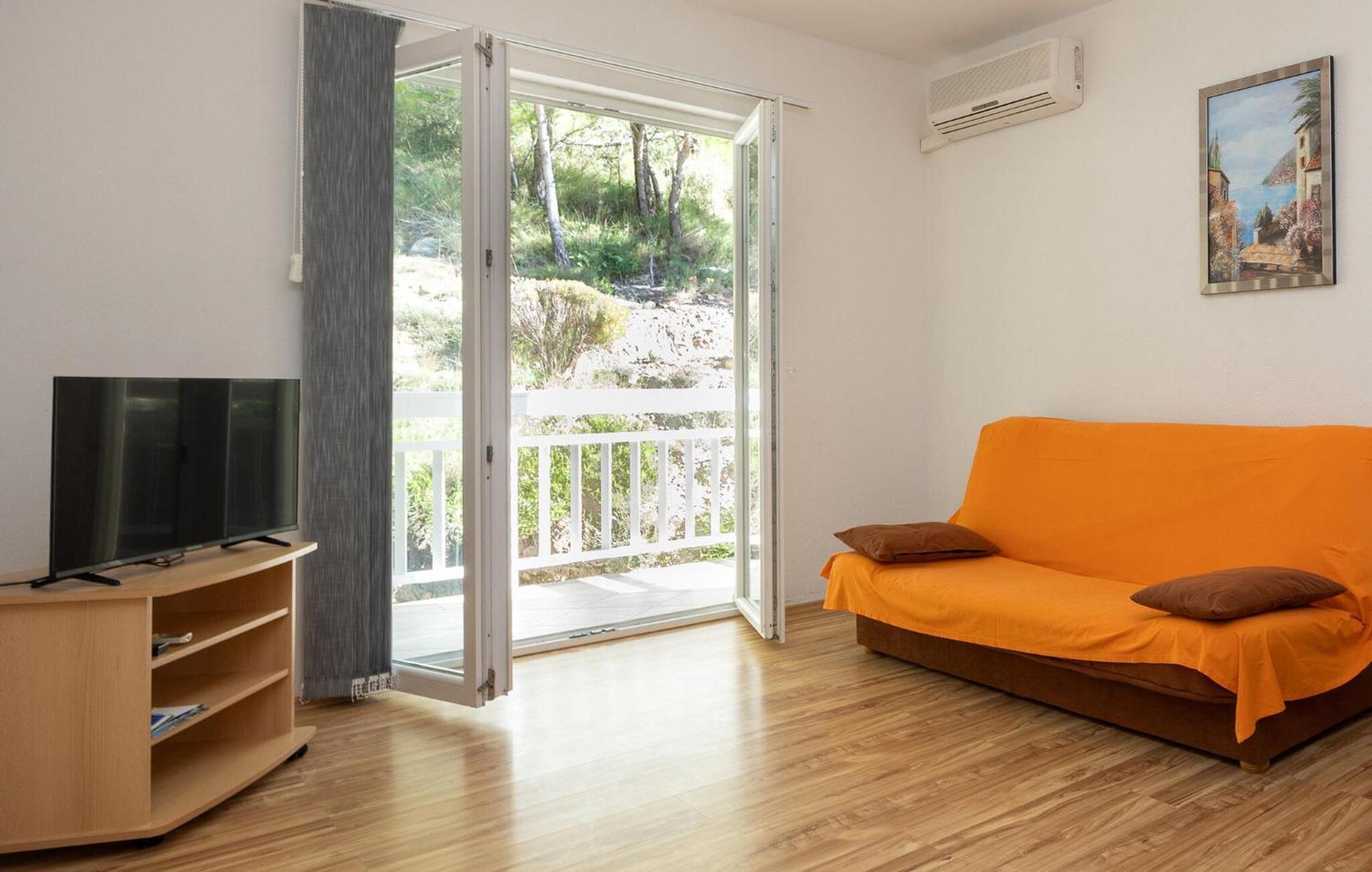 1 Bedroom Awesome Apartment In Lokva Rogoznica Buitenkant foto